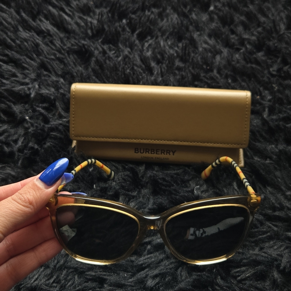 Burberry Clare Sunglasses